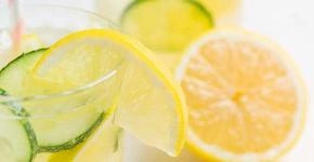 The detox drink: hot lemon water